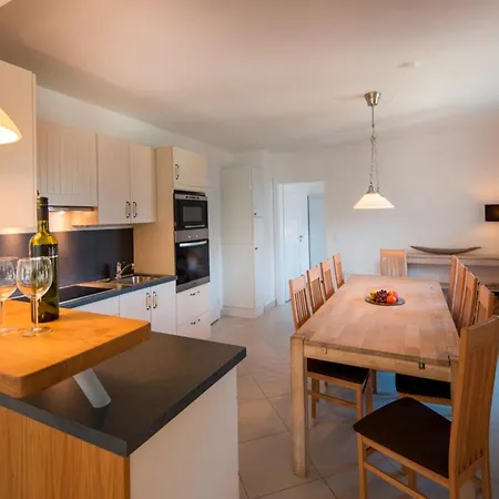 Spacious With Balcony Apartment
