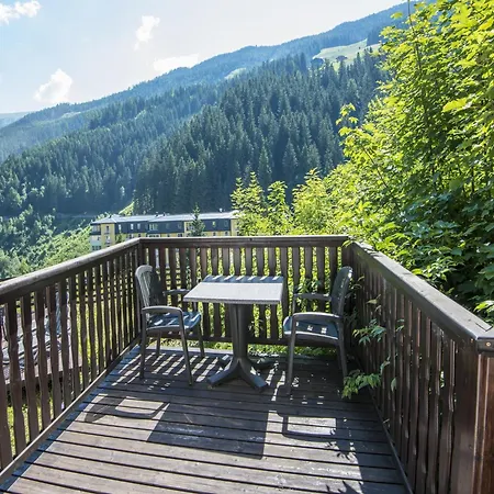 Spacious With Balcony Apartment *
